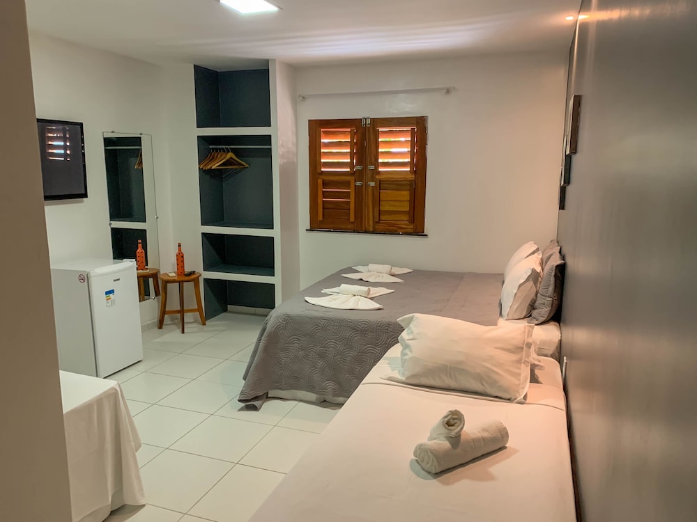 Standard Quadruple Room, No Windows - Photo 3