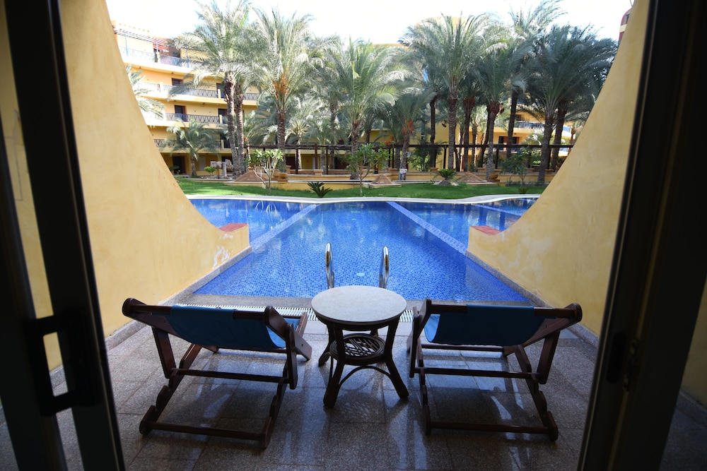 Deluxe Double or Twin Room, Private Pool, Pool View