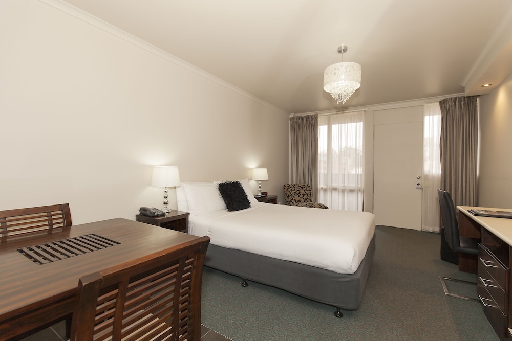 Deluxe Queen Room - Photo 3