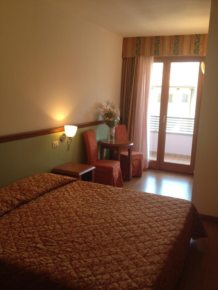 Double Room - Photo 3