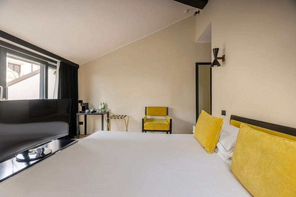 Superior Room, Balcony, City View