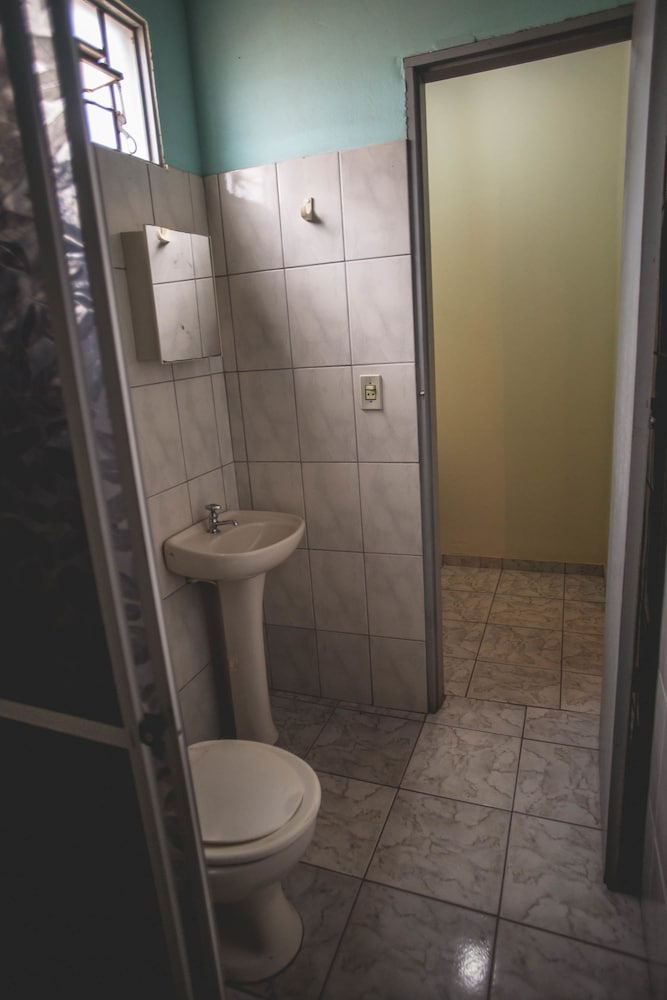 Standard Single Room photo 2