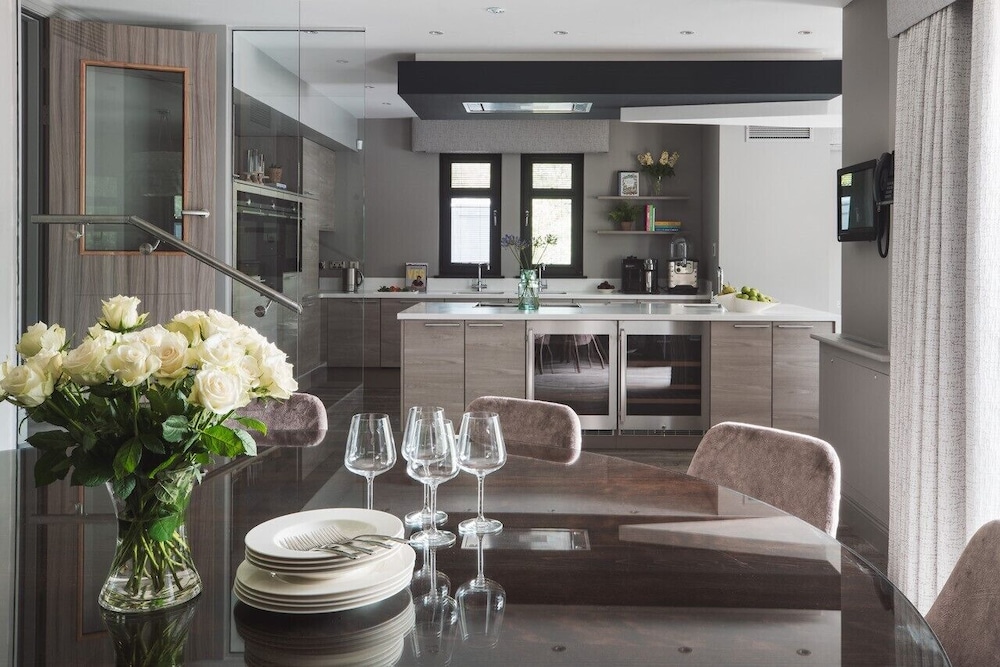 Luxury Villa, 5 Bedrooms, Lake View photo 2