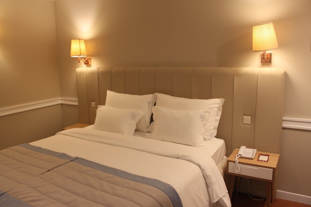 Single Room, Sea View