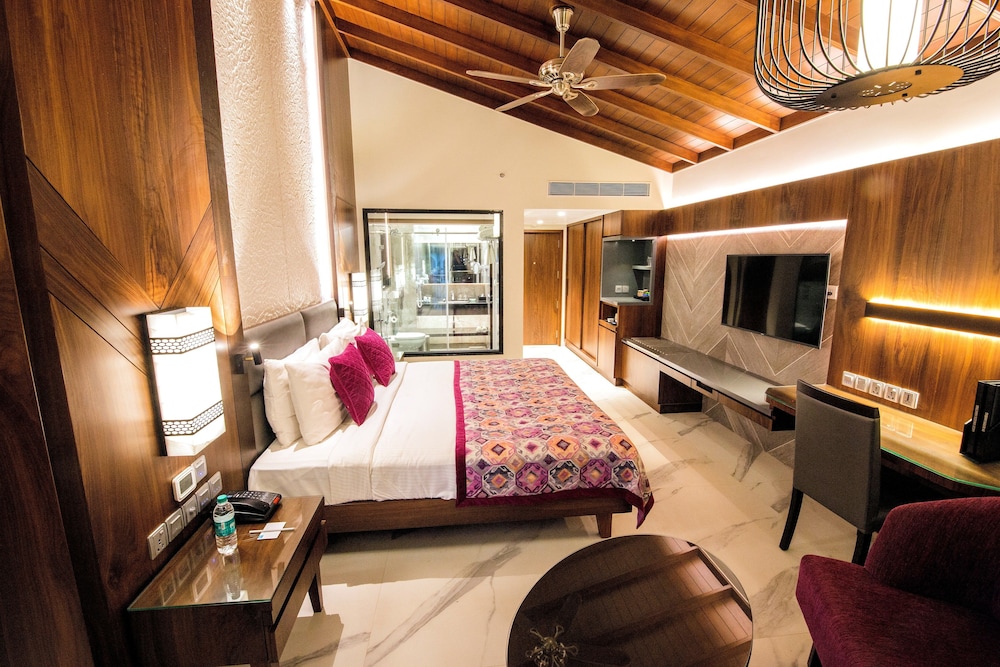 Premier Room, Business Lounge Access, Garden View - Photo 3