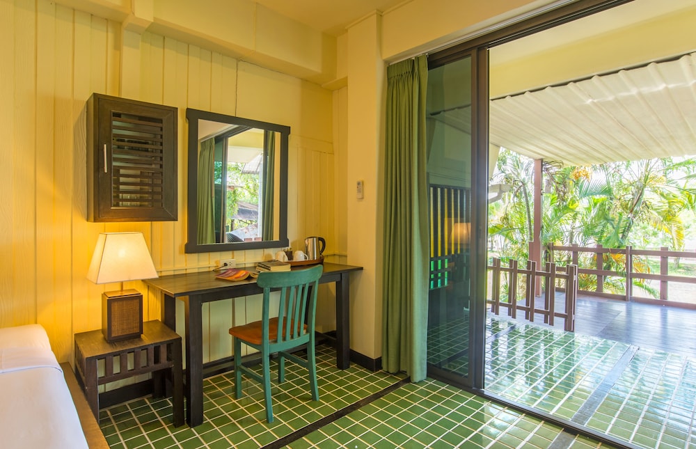 Deluxe Double Room, River View photo 2