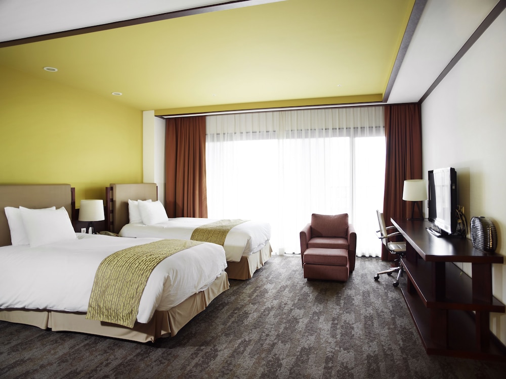 Standard Room, 2 Twin Beds (Slope View) - Photo 1