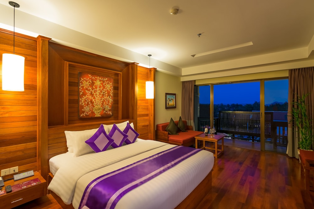 The Miracle Suites - Photo 2