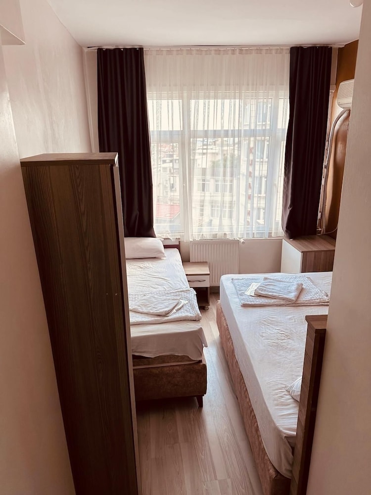 Standard Triple Room, City View photo 2