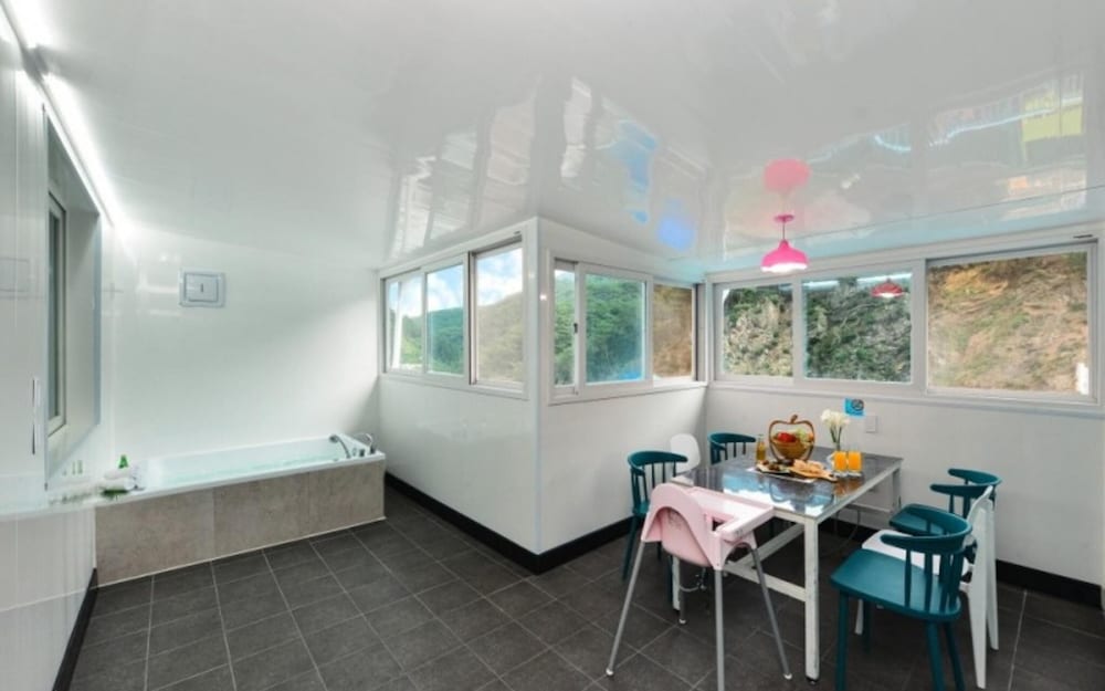 Room (Jupiter Star (Kids Pool Villa))