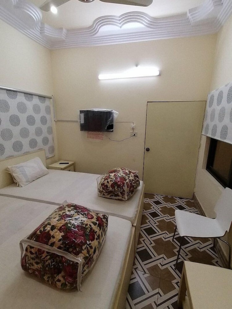 Deluxe Double or Twin Room photo 2