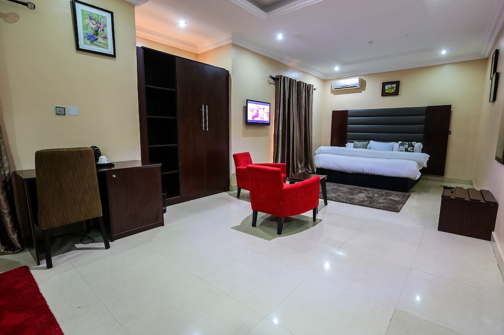 Captain Suite photo 2