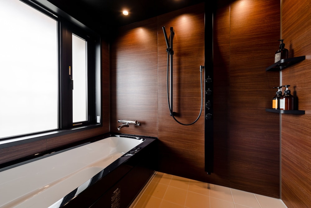 Deluxe Triple Room, Non Smoking - Photo 8