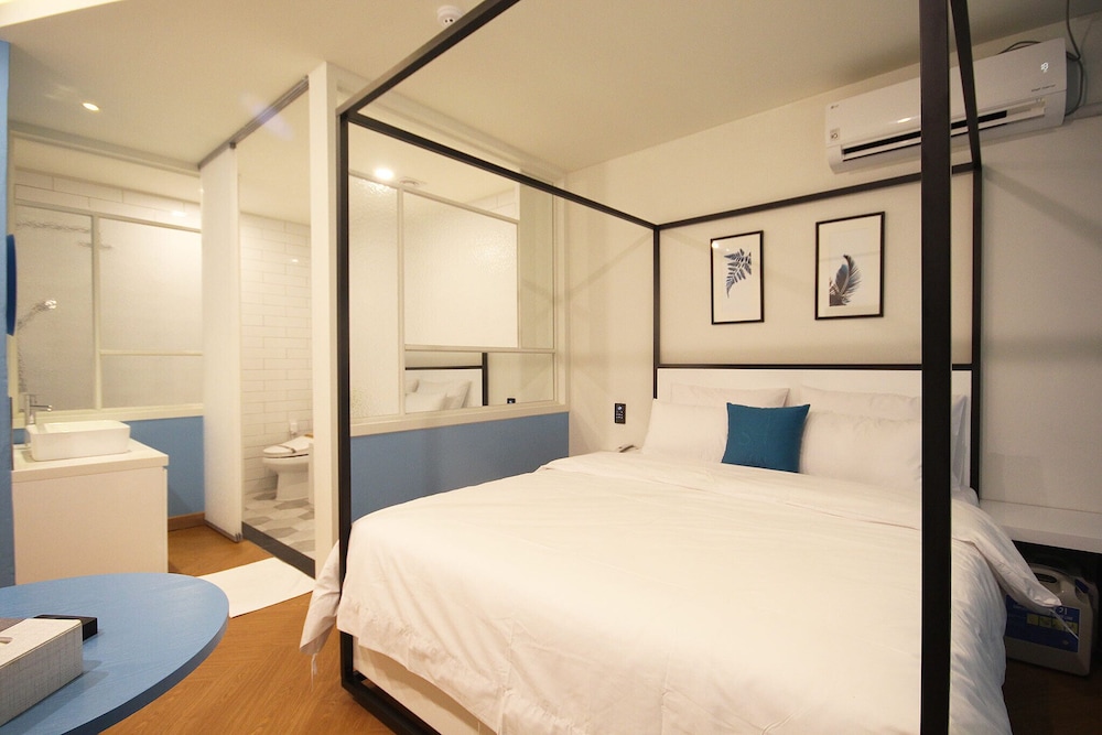 Deluxe Double Room, Non Smoking - Photo 2