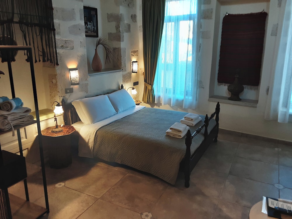Superior Deluxe Suite with exterior Jacuzzi and Hammam (hammam facility has additional price) photo 1