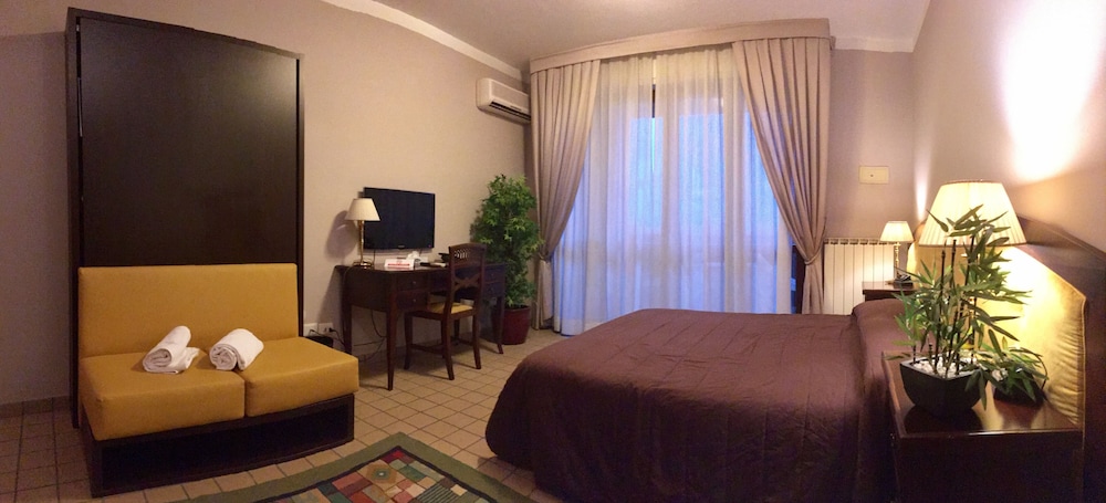 Business Double Room Single Use photo 2