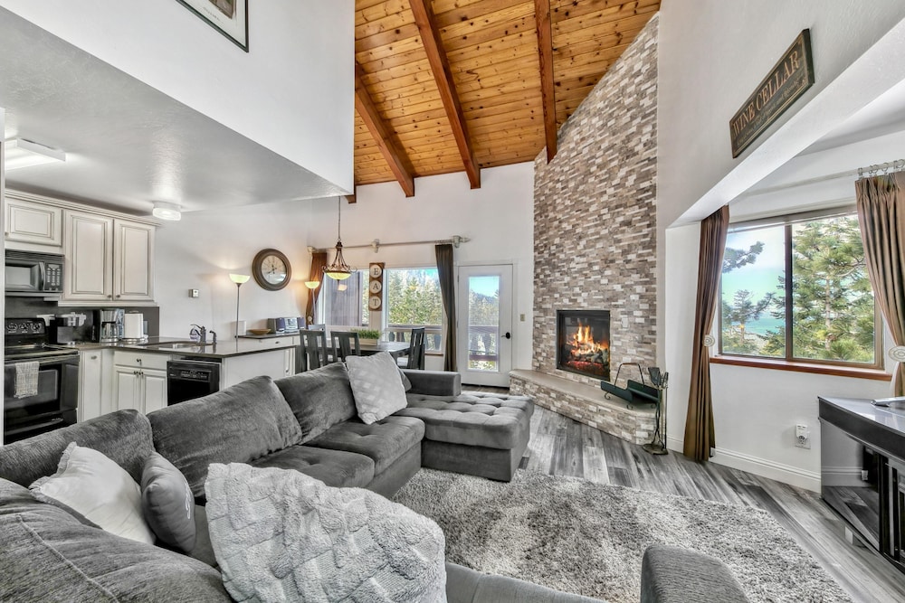 Condo, Multiple Beds, Lake View (Mv17 amazing lake view & spacious 2 b) photo 2