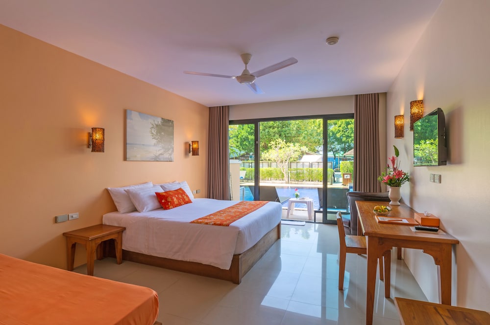Deluxe Room, Pool Access - Photo 3