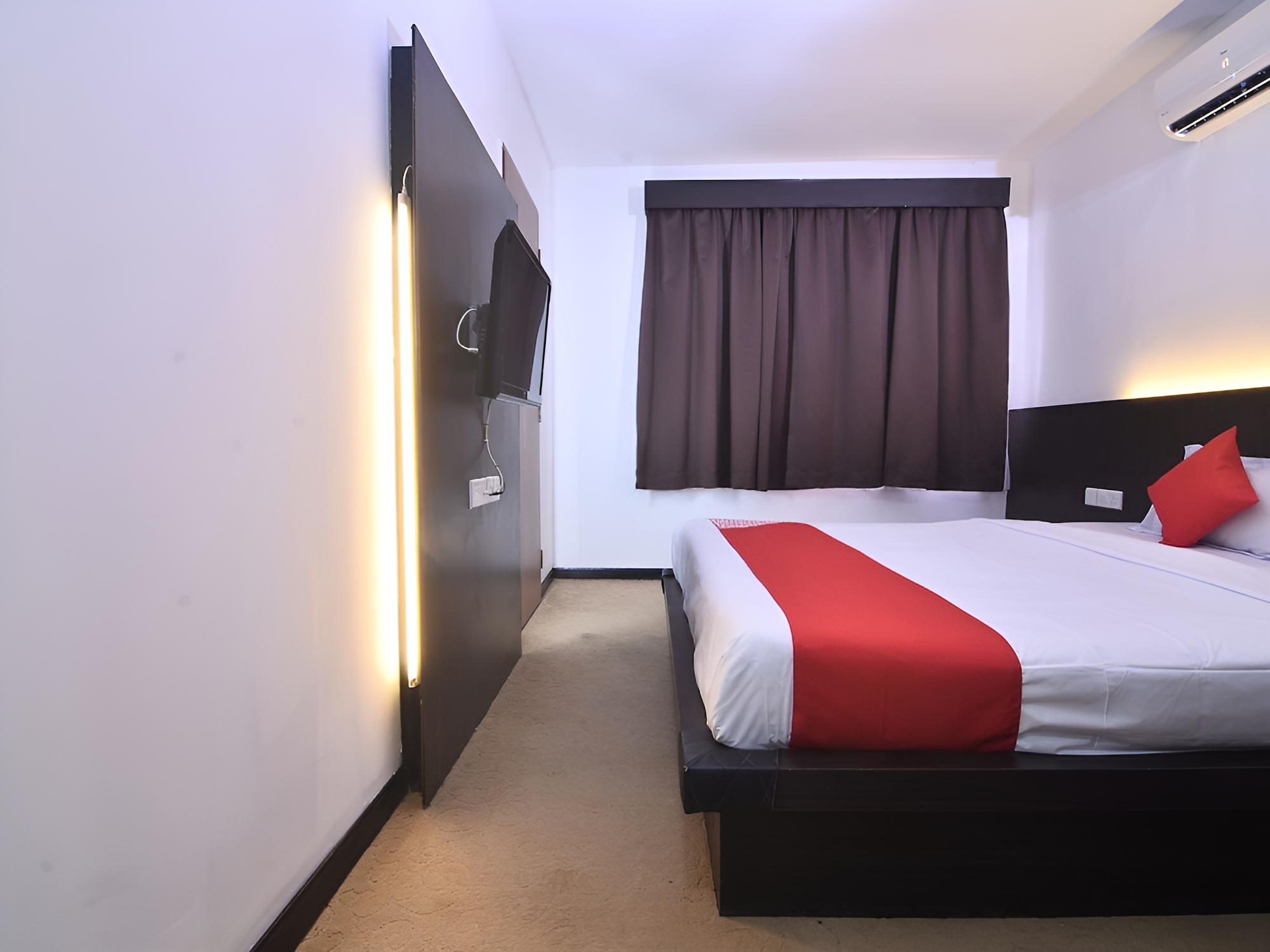 Deluxe Double Room, 1 King Bed photo 2