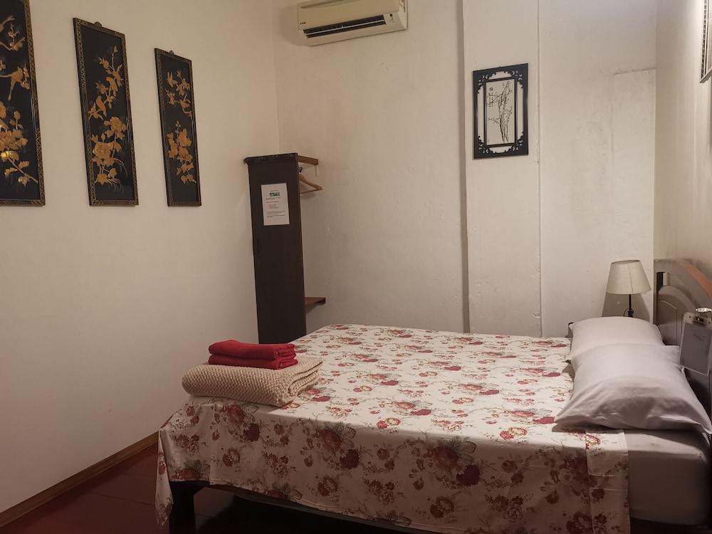 Classic Double Room, 1 Queen Bed, Non Smoking - Photo 4
