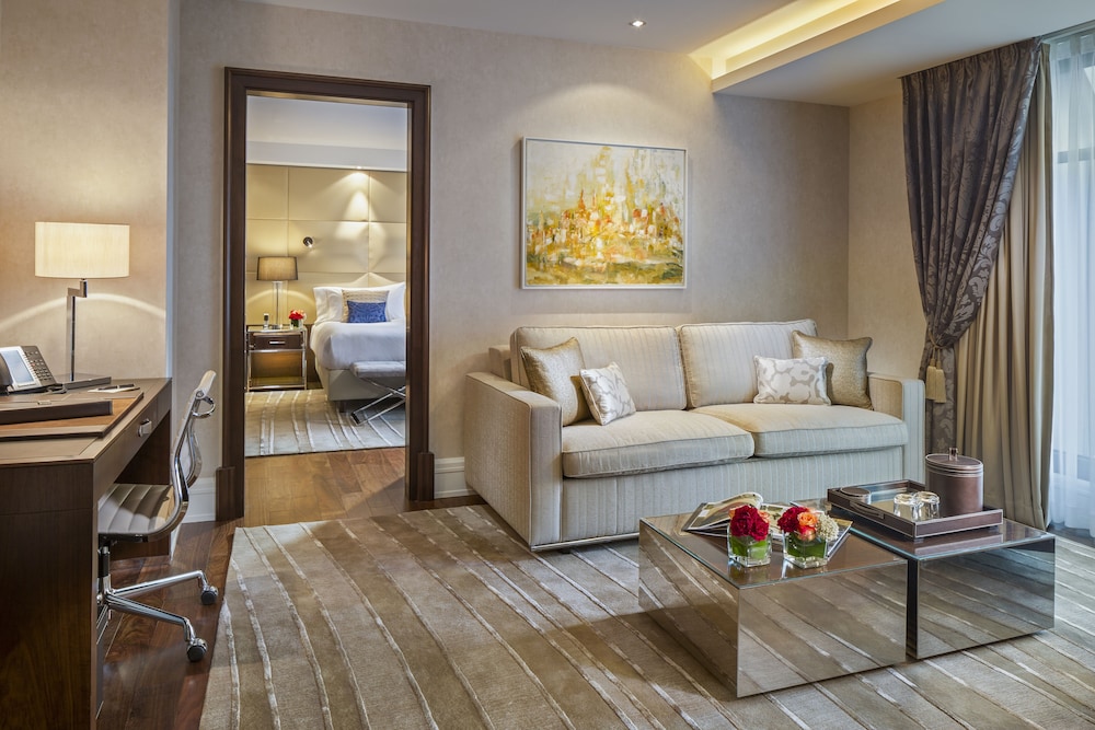 Duchy Suite - Photo 2