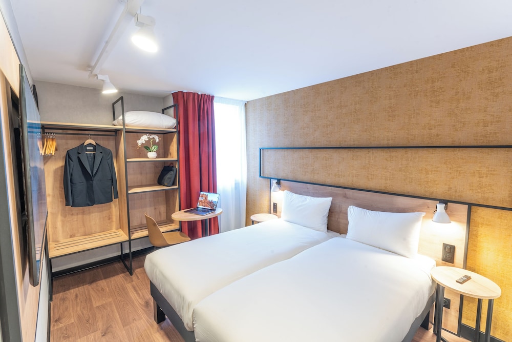 Standard Room, 2 Twin Beds - Photo 1