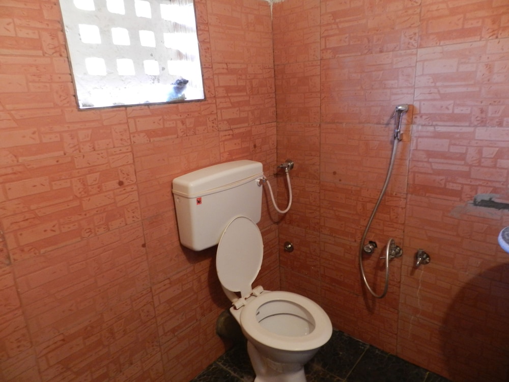 Basic Shared Dormitory, 1 Twin Bed, Smoking, Mountain View photo 2