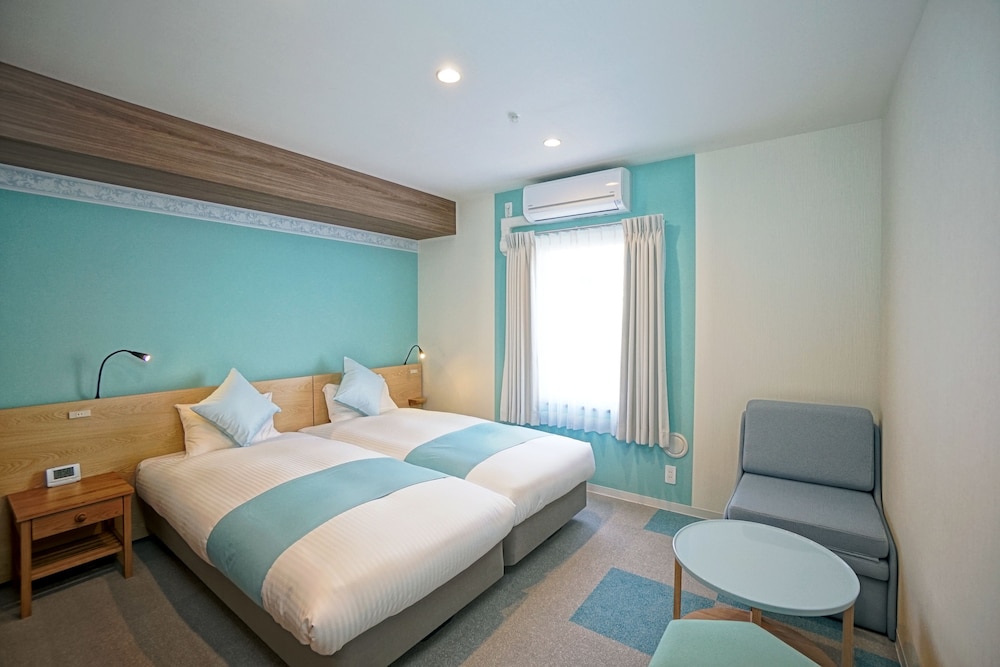 Standard Twin Room, Non Smoking (2 Twin Sized Beds, 21sqm)