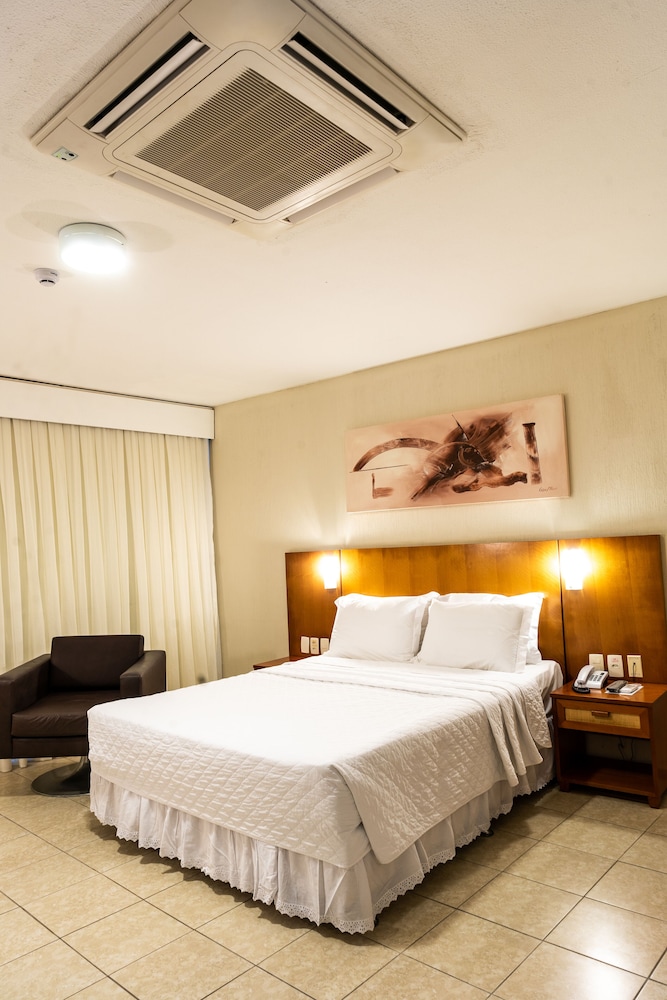 Deluxe Room - Photo 13