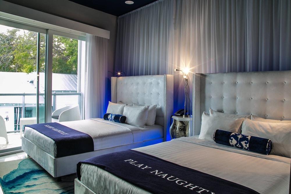 Room, 2 Queen Beds photo 3