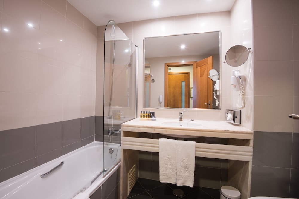 Superior Twin Room - Photo 8