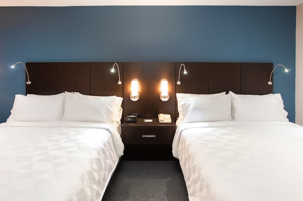 Standard Room, 2 Queen Beds - Photo 5