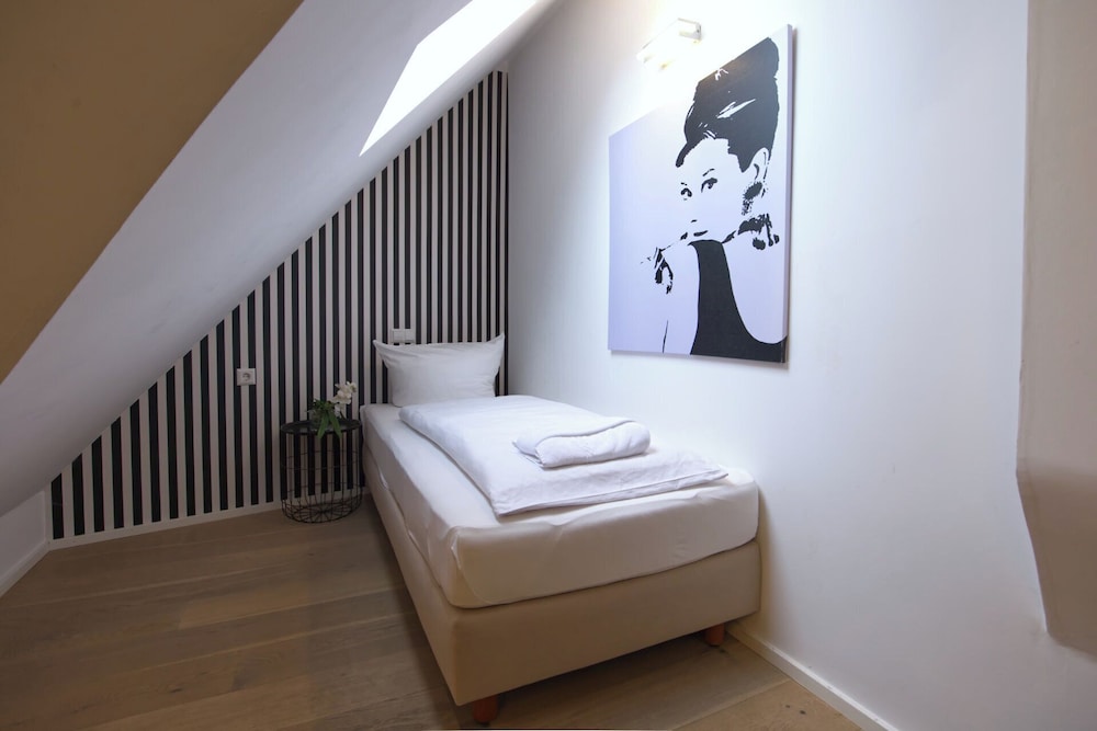 Standard Double Room photo 3