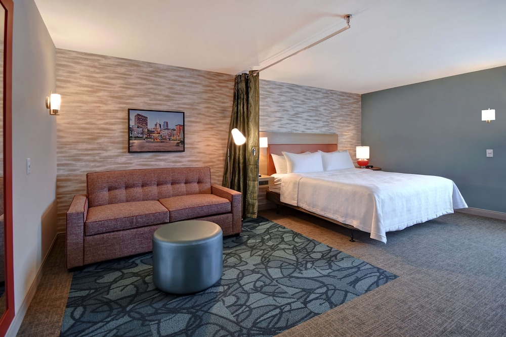 Studio, 1 King Bed, Accessible, Bathtub