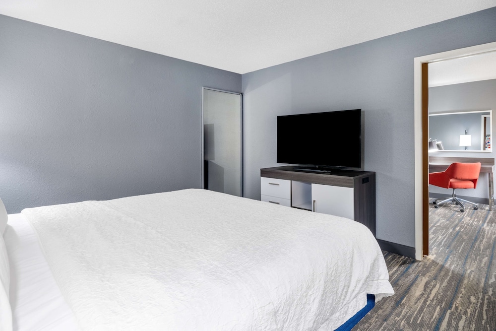 Junior Suite, 1 King Bed, Non Smoking - Photo 1