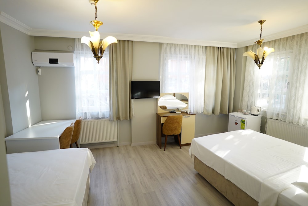 Standard Triple Room, Non Smoking photo 1