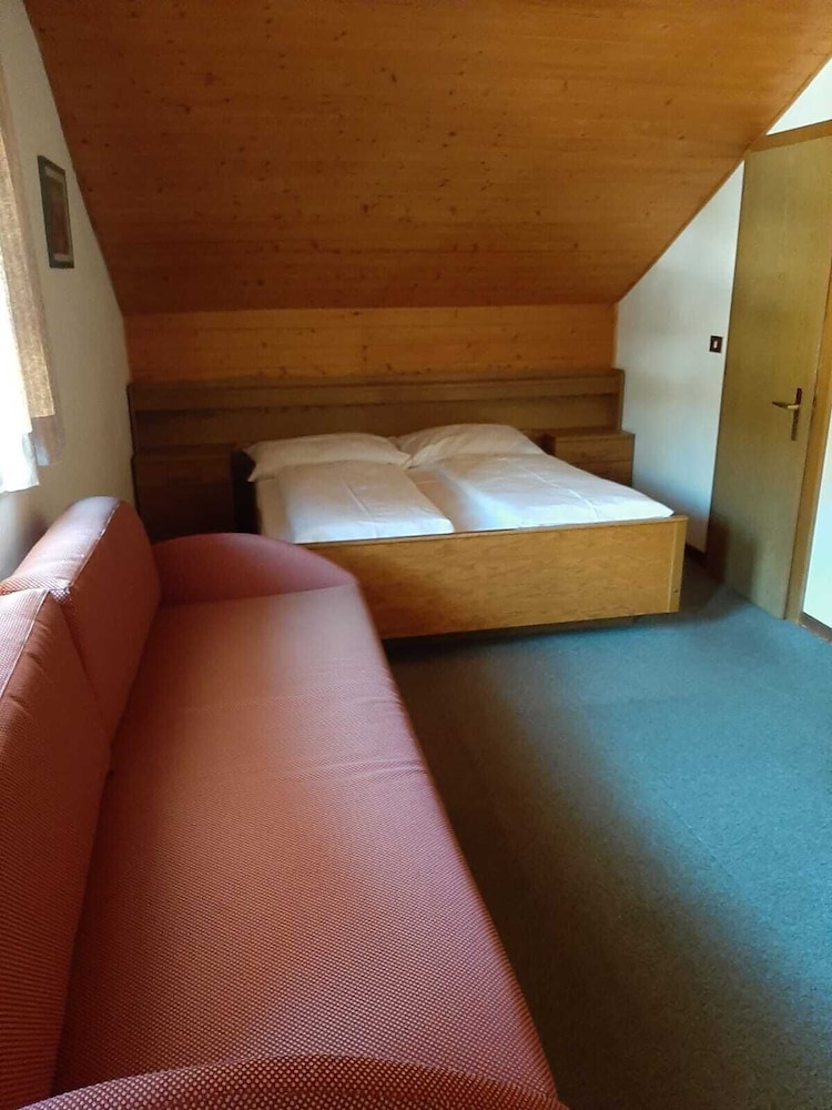 Basic Double Room photo 2