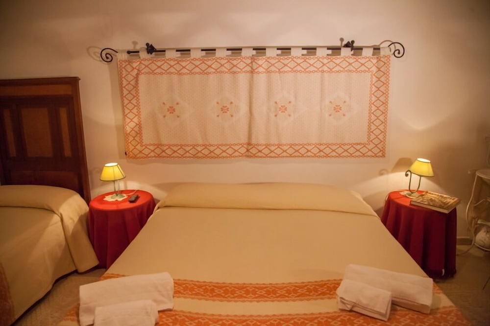Deluxe Triple Room photo 2