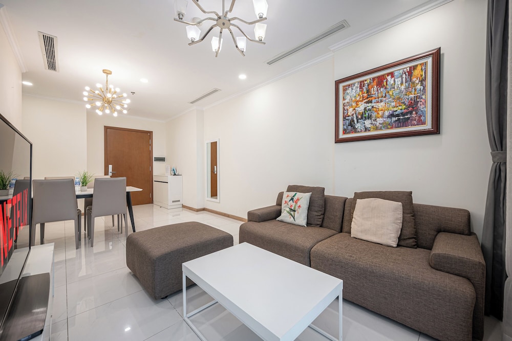 Skyline One Bedroom Apartment with Balcony and Courtyard View