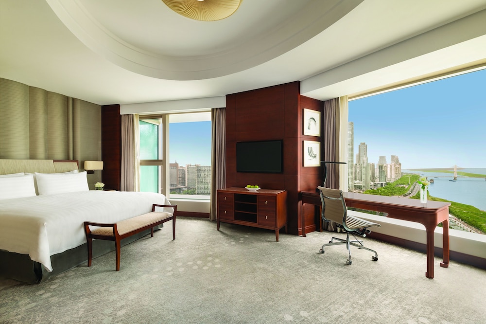 Horizon Premier River View King photo 1