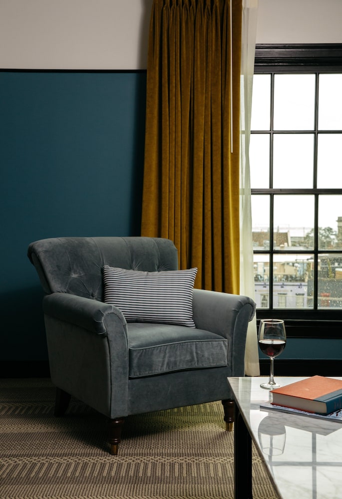 Premier Room, 1 King Bed, Accessible (Artist's) - Photo 6