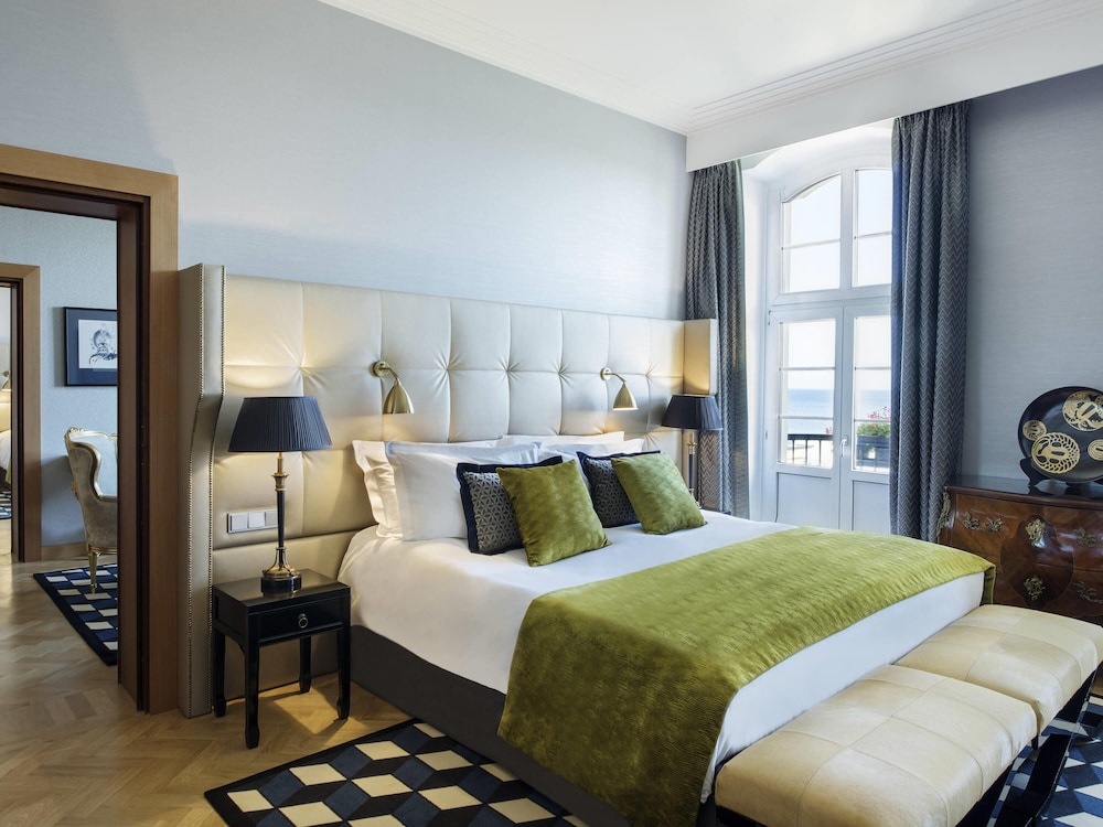 Suite, Multiple Beds, Terrace thumbnail 5
