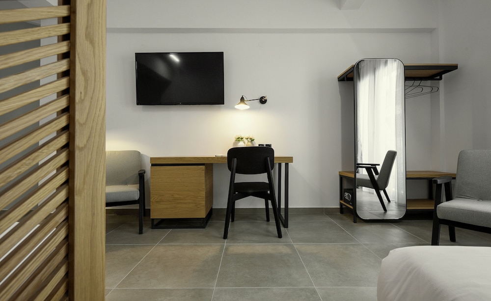 Family Room (White Tower View) - Photo 10