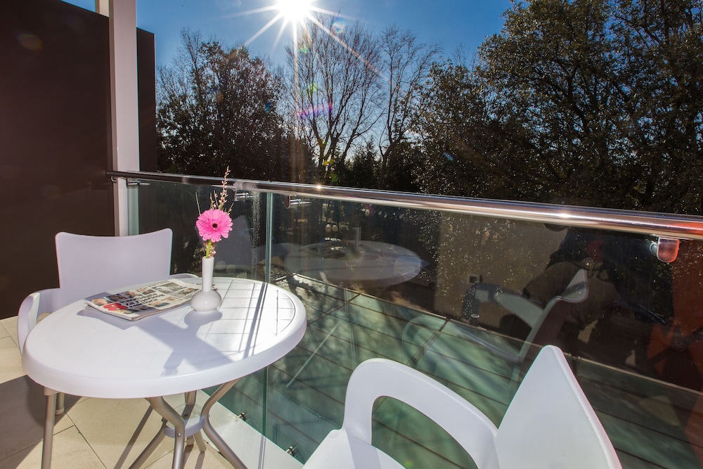 Comfort Room, 2 Bedrooms, Balcony, Sea Facing
