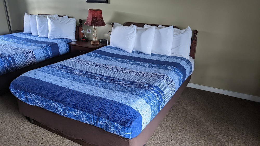 Standard Double Room, 2 Queen Beds photo 1