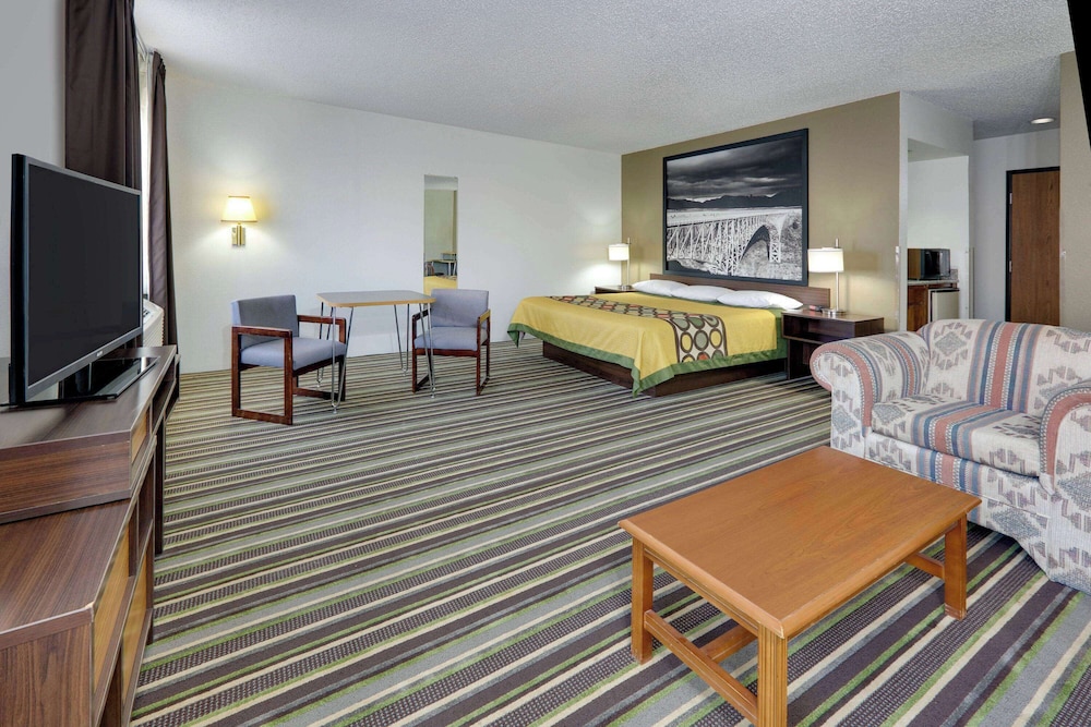 Studio Suite, 1 King Bed, Non Smoking - Photo 1