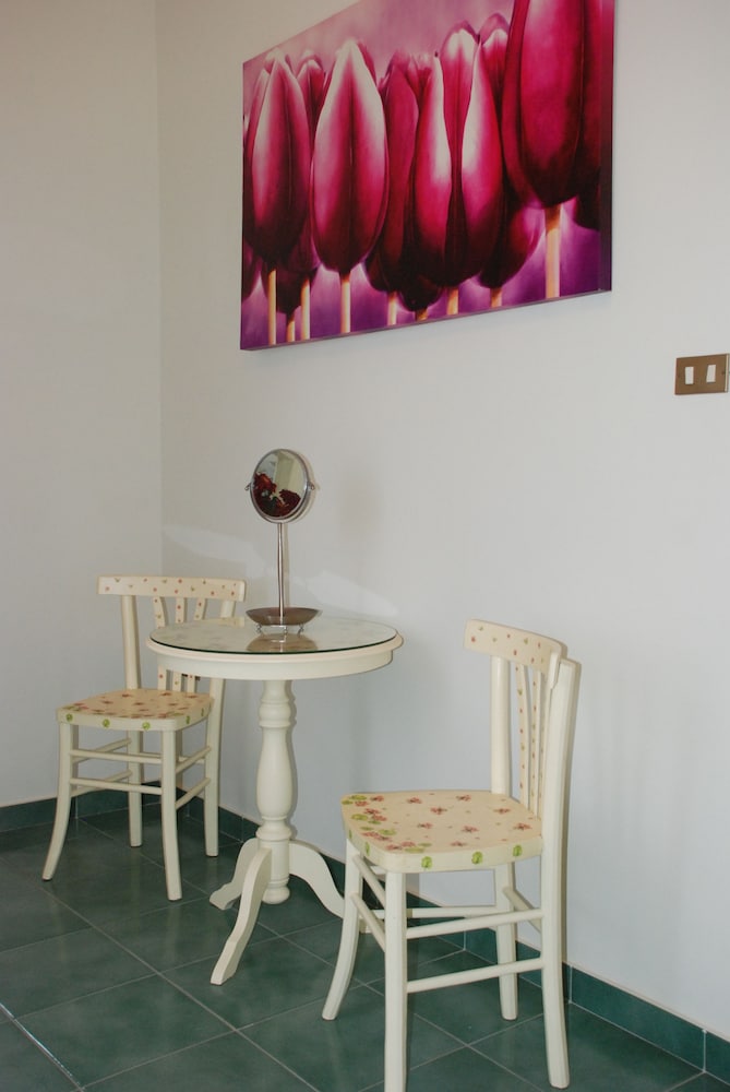 Suite, 2 Bedrooms photo 2