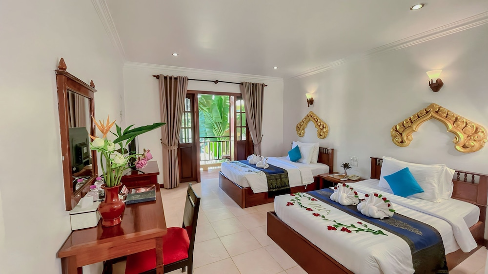 Cabana Double or Twin with Balcony Pool View photo 1