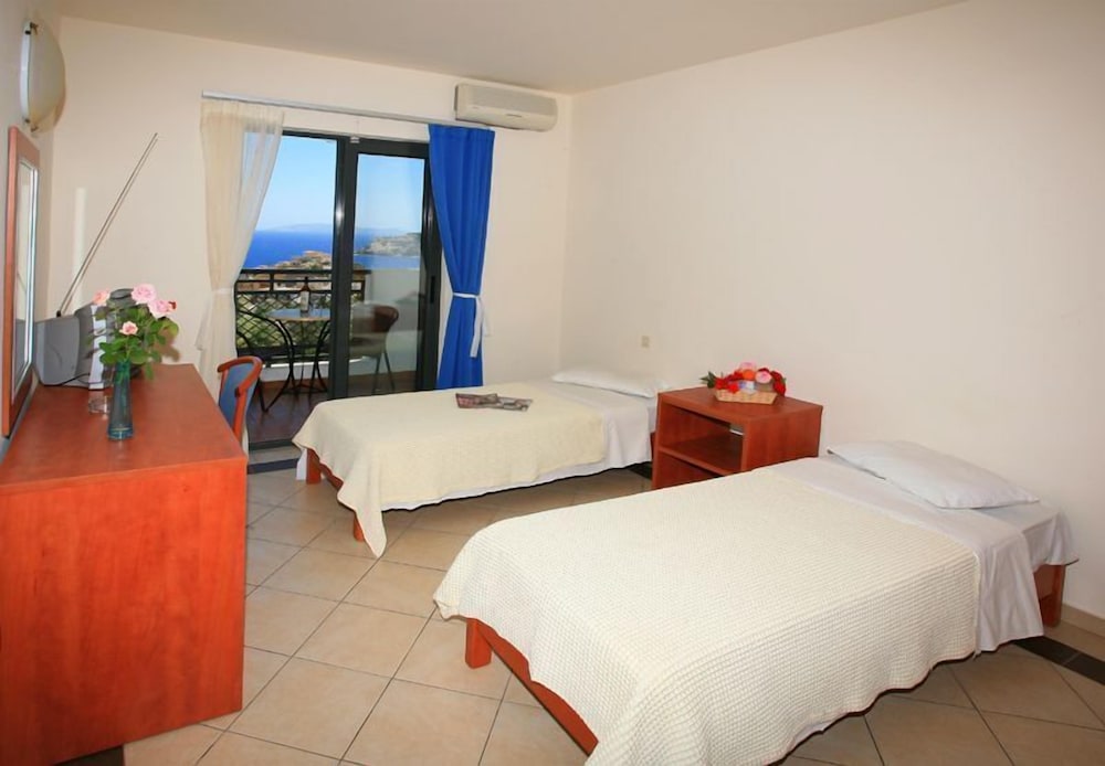 Family Room, Sea View - Photo 1