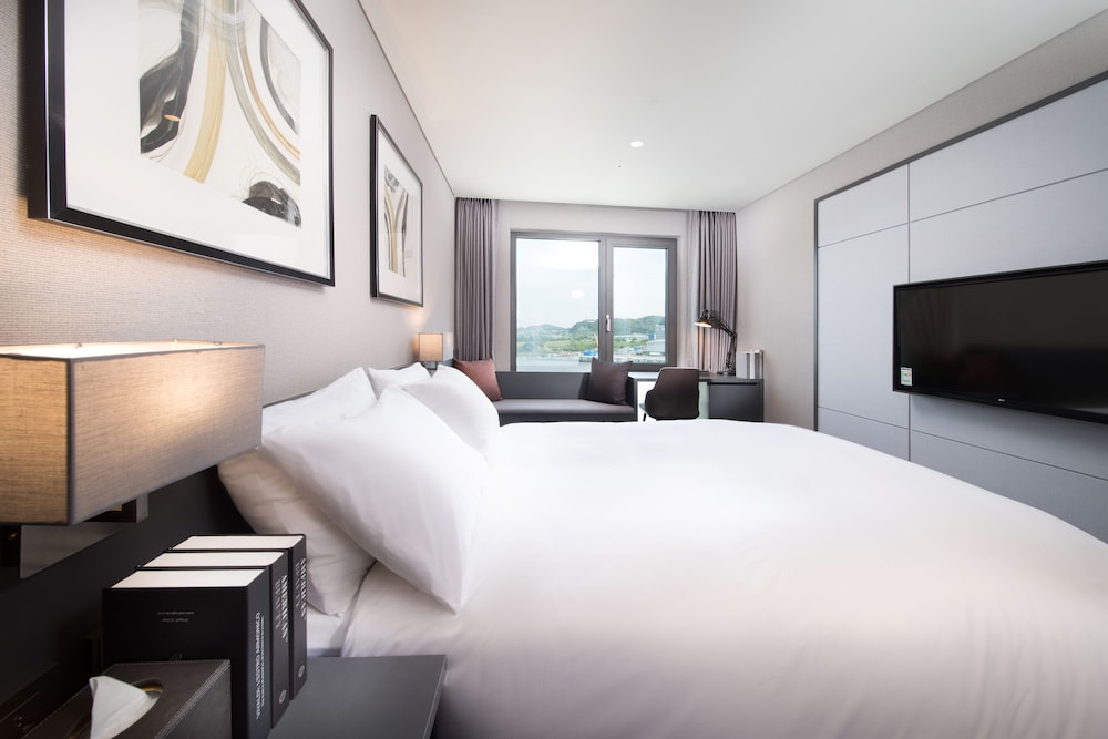 Premier Double Room (Pool not included) photo 2
